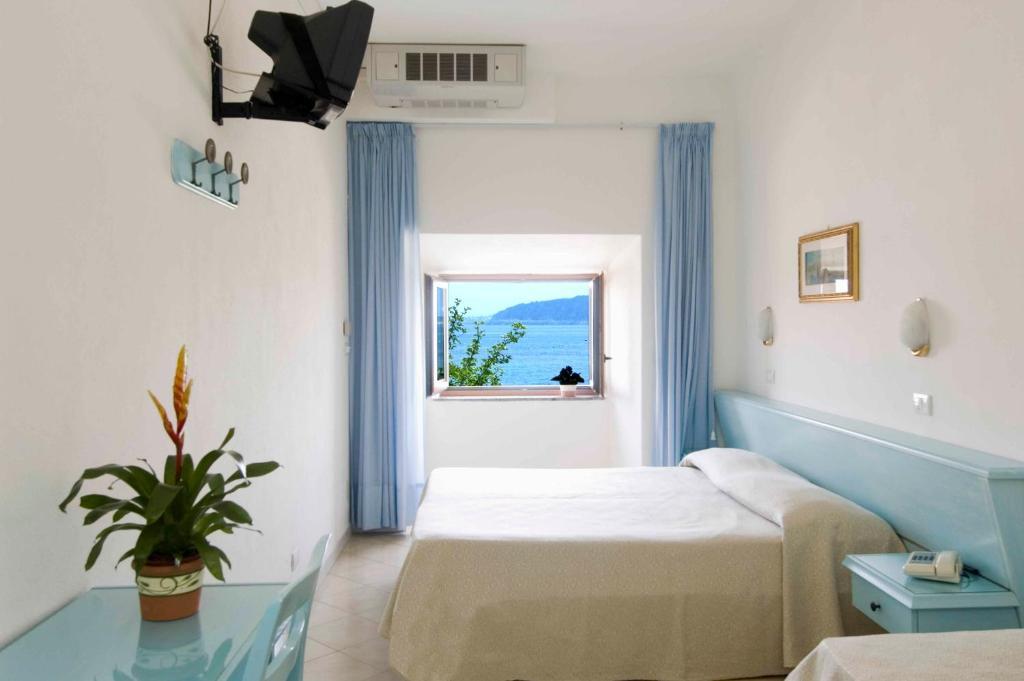 Hotel Eugenio Ischia Phòng bức ảnh